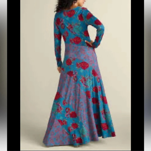 Soft Surroundings Beautiful Blue Floral Design Ismerelda Dress. Size Large. - Picture 4 of 12